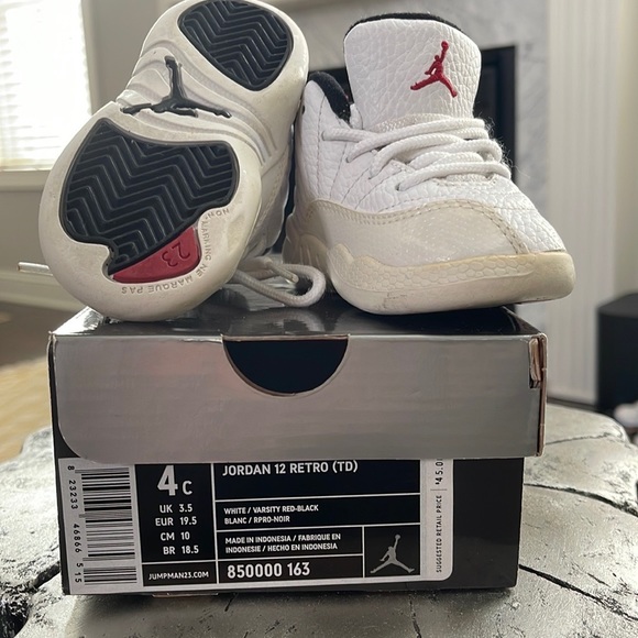 Jordan 12 Retro *Mint Condition* - Picture 4 of 5